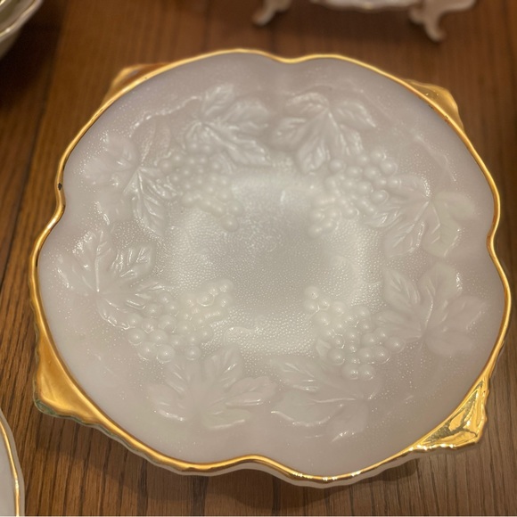 Vintage Fire King White with Gold Trim Glassware - 12 Dinnss - Picture 6 of 10